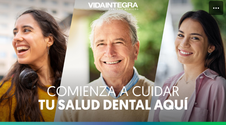 Personas sonriendo — Comienza a cuidar tu salud dental aquí